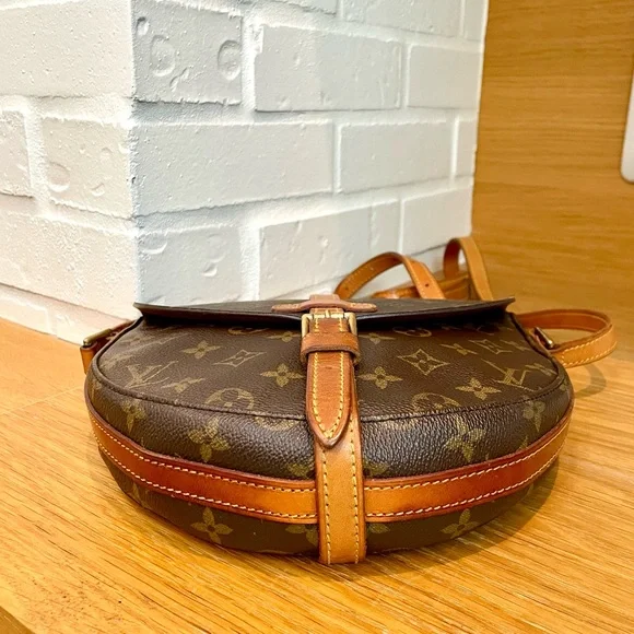 Louis Vuitton Authentic Monogram Chantilly Crossbody Bag - Picture 5 of 12